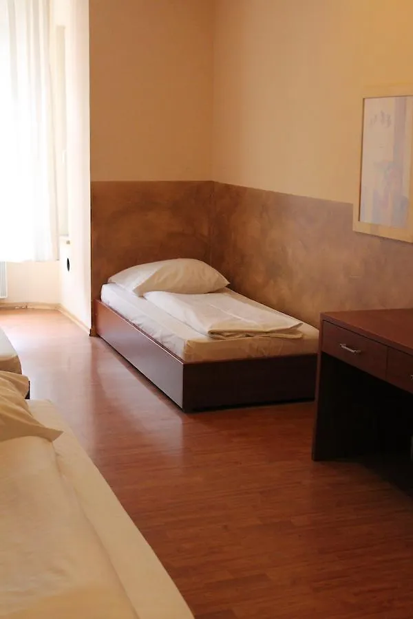 ** Konukevi Pension Tillo Münih Almanya