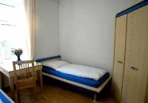 Konukevi Pension Tillo Münih
